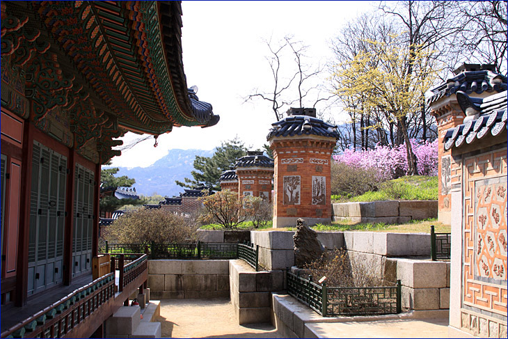 9 교태전후원 아미산 굴뚝.jpg